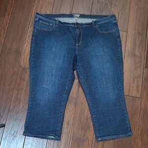 Old Navy "The Flirt" Cropped Jeans size 18